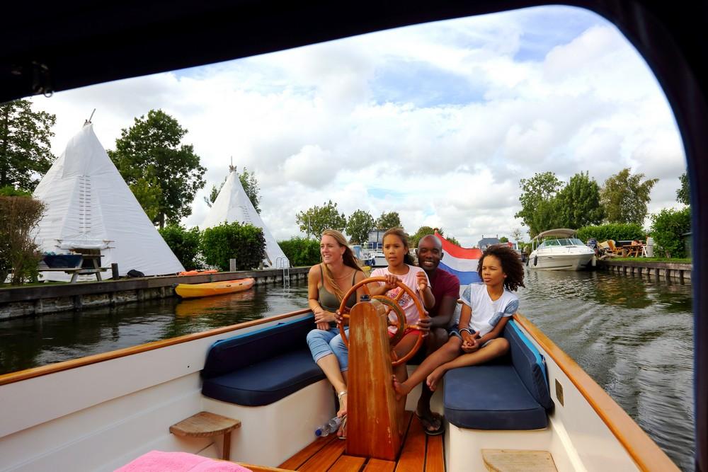 vakantie met boot in aalsmeer op Recreatiepark Aalsmeer